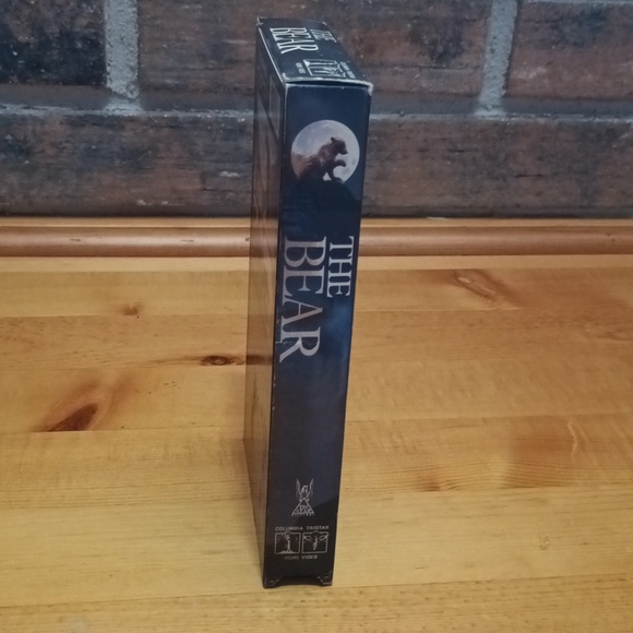 The Bear vhs Videotape - Picture 3 of 7